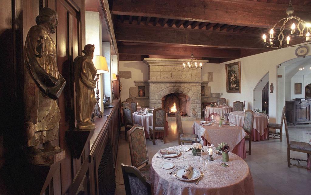Chateau De Floure - Spa Et Piscine Exterieure Chauffee Carcassonne Restaurant foto